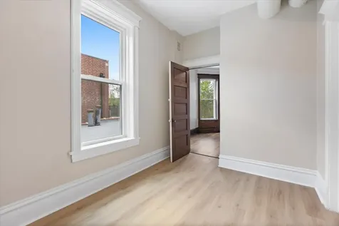 3751 North Clifton Avenue Chicago IL 60613
