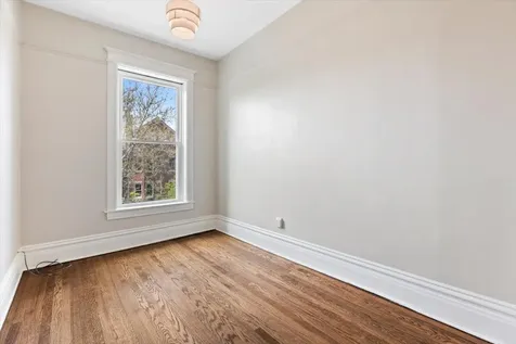 3751 North Clifton Avenue Chicago IL 60613