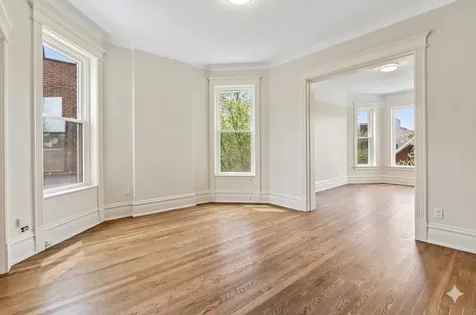 3751 North Clifton Avenue Chicago IL 60613
