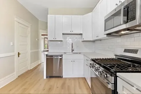 3751 North Clifton Avenue Chicago IL 60613