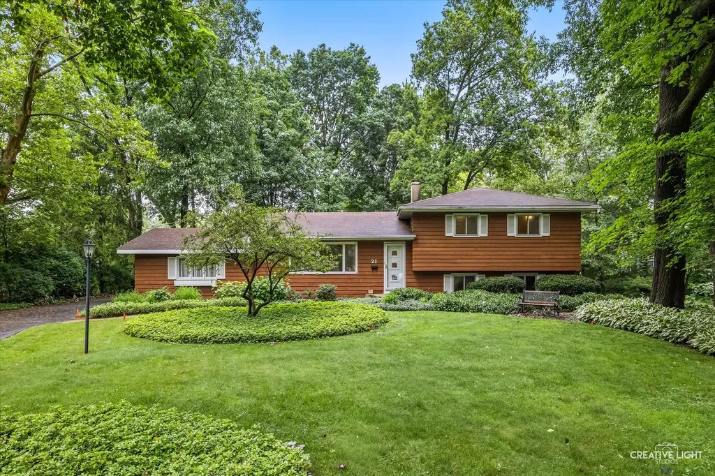 21 Golden Larch Court Naperville IL 60540