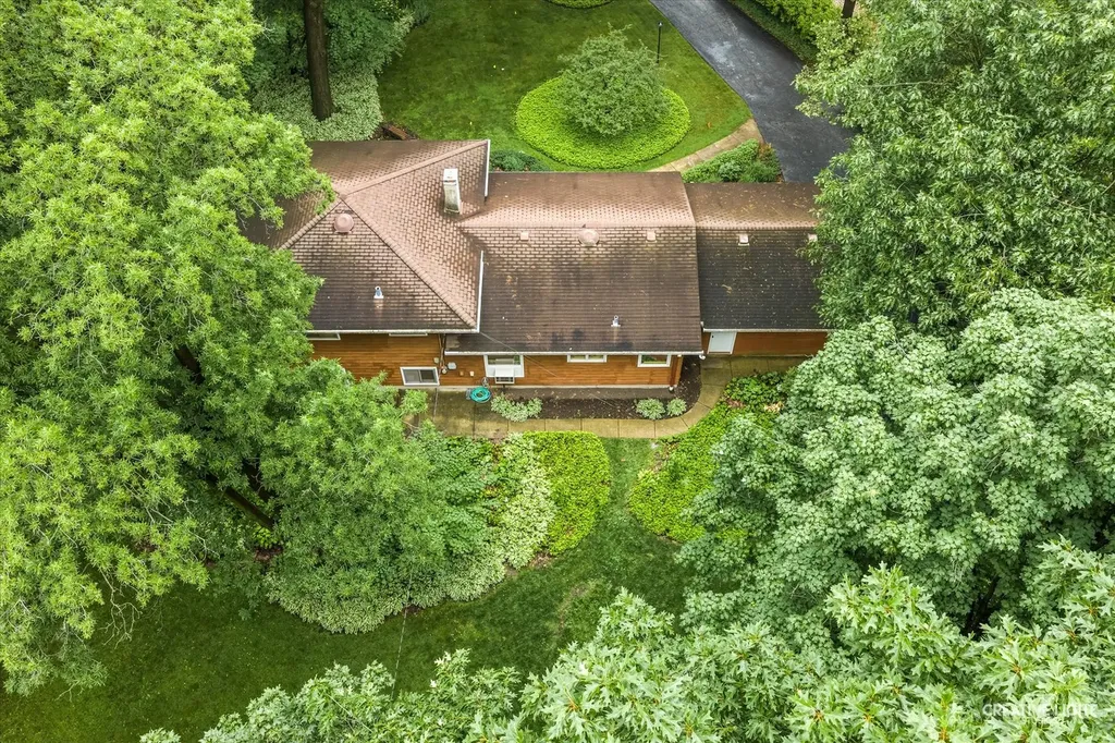 21 Golden Larch Court Naperville IL 60540