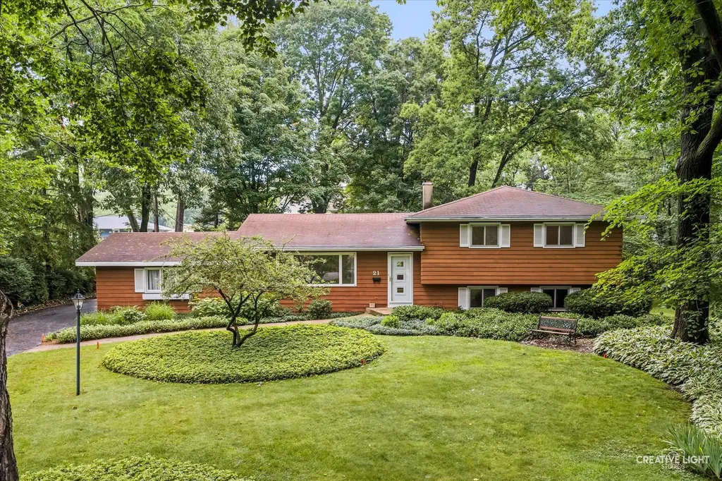 21 Golden Larch Court Naperville IL 60540