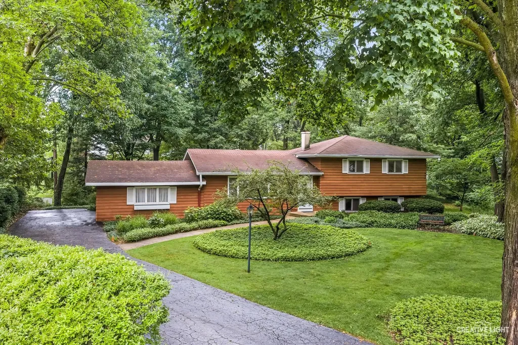 21 Golden Larch Court Naperville IL 60540