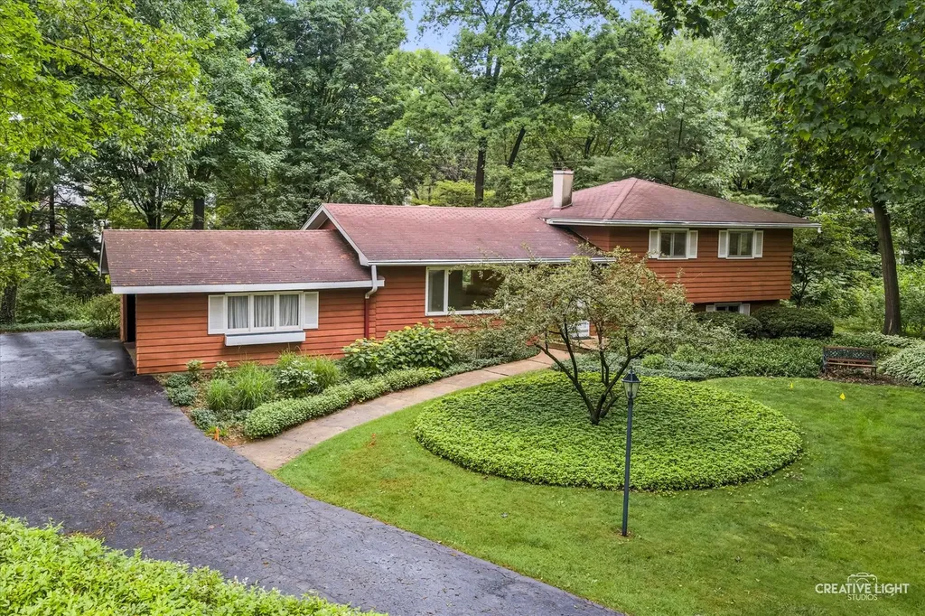 21 Golden Larch Court Naperville IL 60540