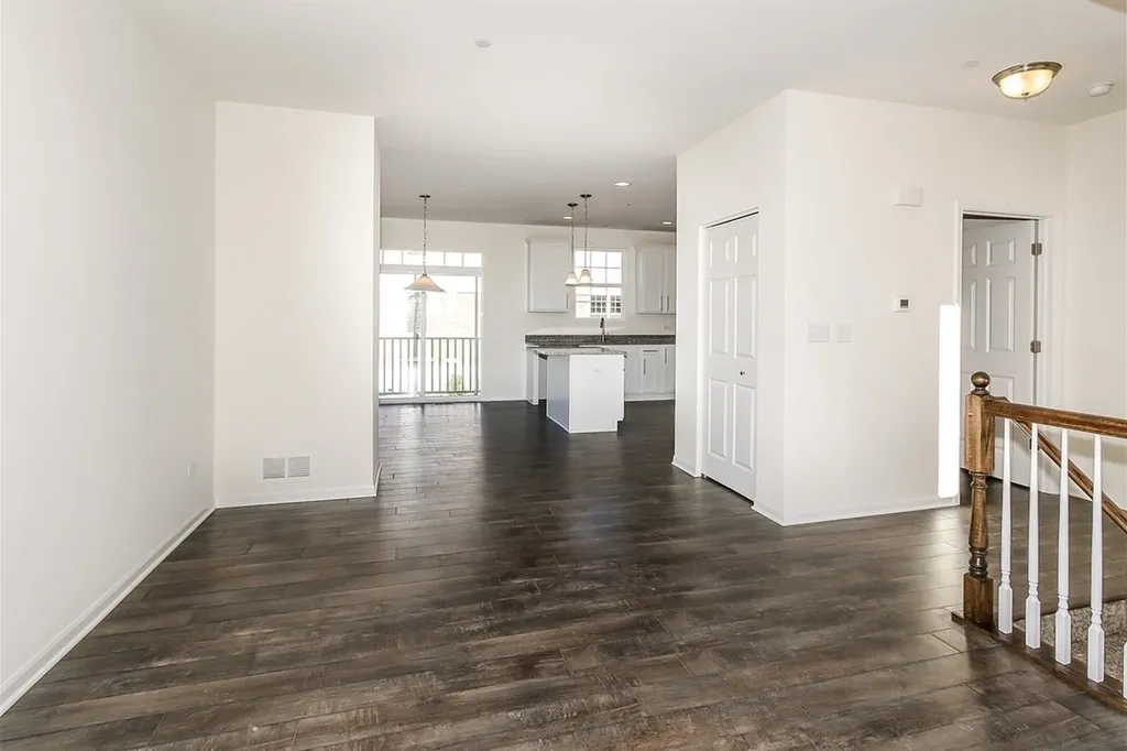 1923 Continental Avenue Naperville IL 60563