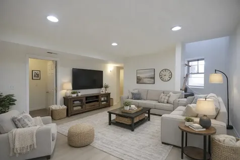 1223 East 52nd Street Chicago IL 60615