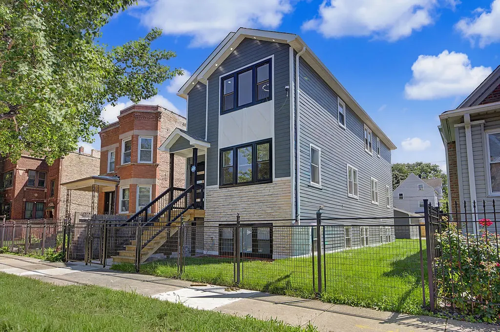 923 North Massasoit Avenue Chicago IL 60651