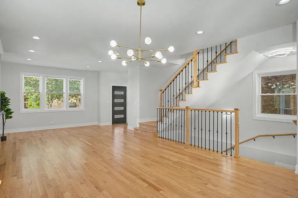 923 North Massasoit Avenue Chicago IL 60651