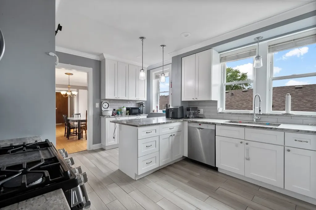 2732 West Greenleaf Avenue Chicago IL 60645