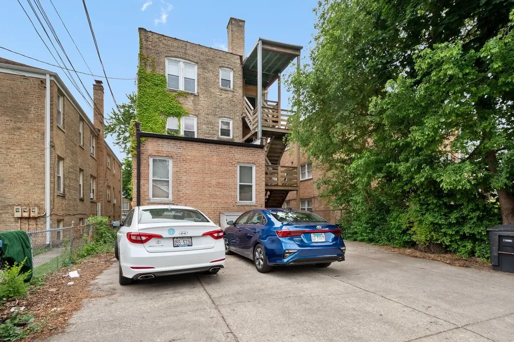 2732 West Greenleaf Avenue Chicago IL 60645