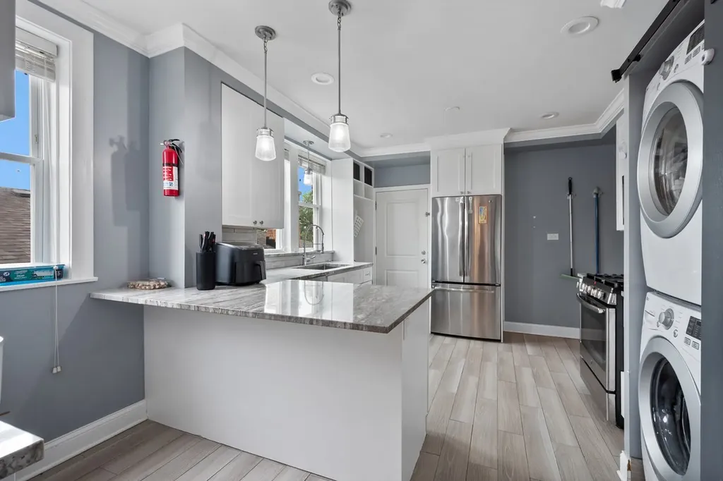 2732 West Greenleaf Avenue Chicago IL 60645