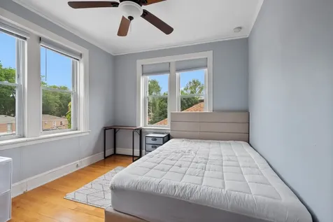 2732 West Greenleaf Avenue Chicago IL 60645