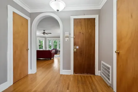 2732 West Greenleaf Avenue Chicago IL 60645