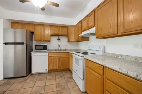 2214 South Goebbert Road Arlington Heights IL 60005