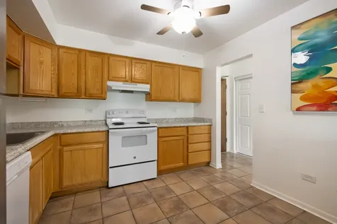 2214 South Goebbert Road Arlington Heights IL 60005