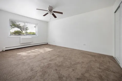 2214 South Goebbert Road Arlington Heights IL 60005