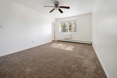 2214 South Goebbert Road Arlington Heights IL 60005