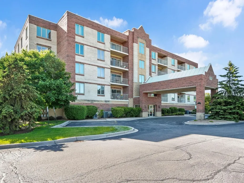 175 West Brush Hill Road Elmhurst IL 60126