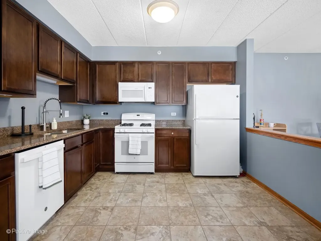 175 West Brush Hill Road Elmhurst IL 60126