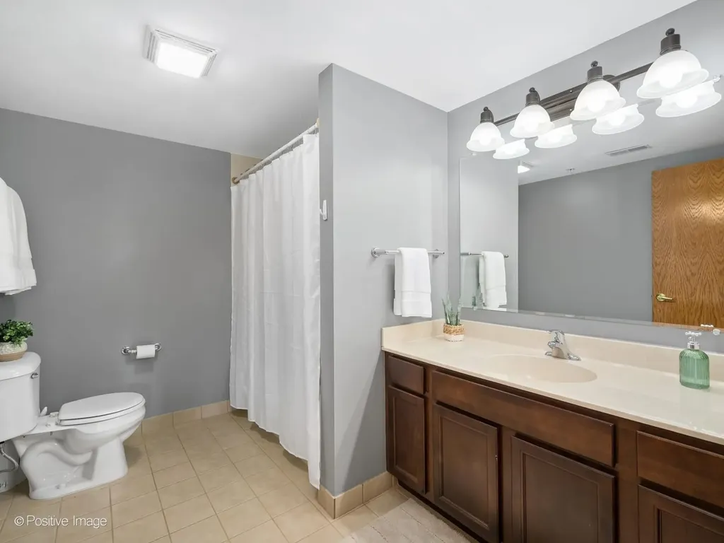 175 West Brush Hill Road Elmhurst IL 60126