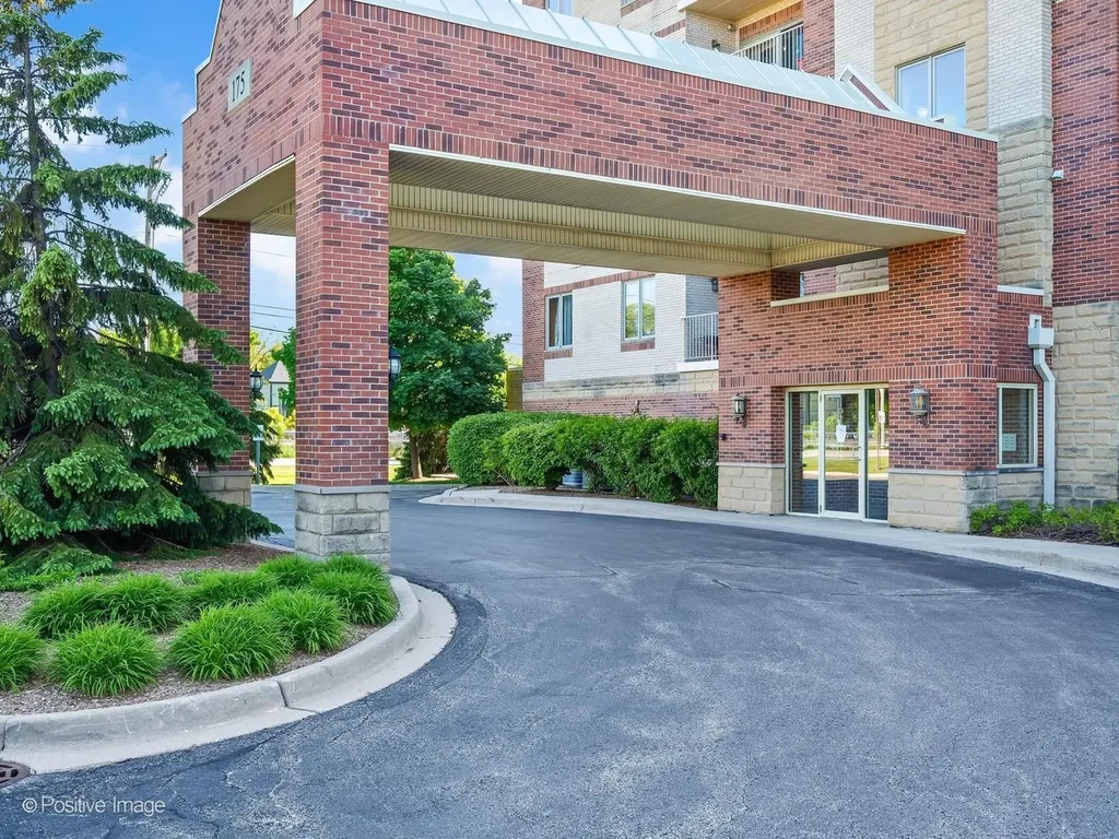 175 West Brush Hill Road Elmhurst IL 60126