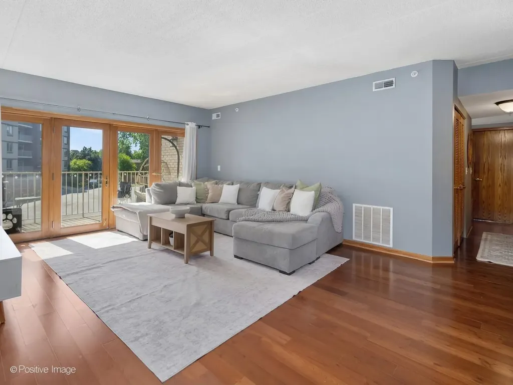 175 West Brush Hill Road Elmhurst IL 60126