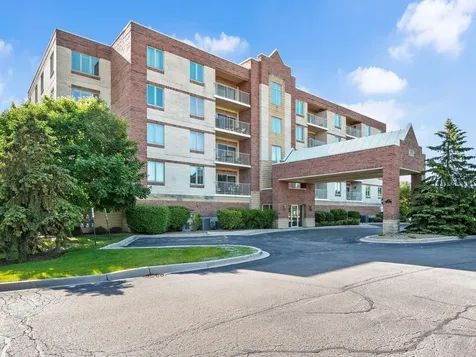 175 West Brush Hill Road Elmhurst IL 60126