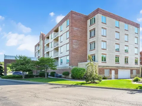 175 West Brush Hill Road Elmhurst IL 60126