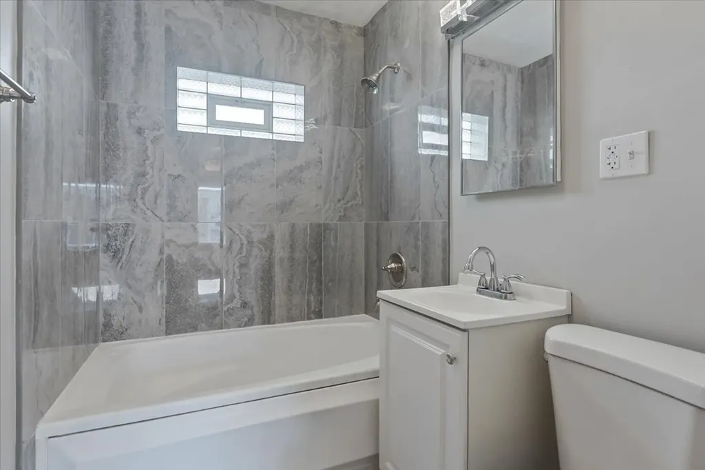 12226 South Racine Avenue Chicago IL 60643