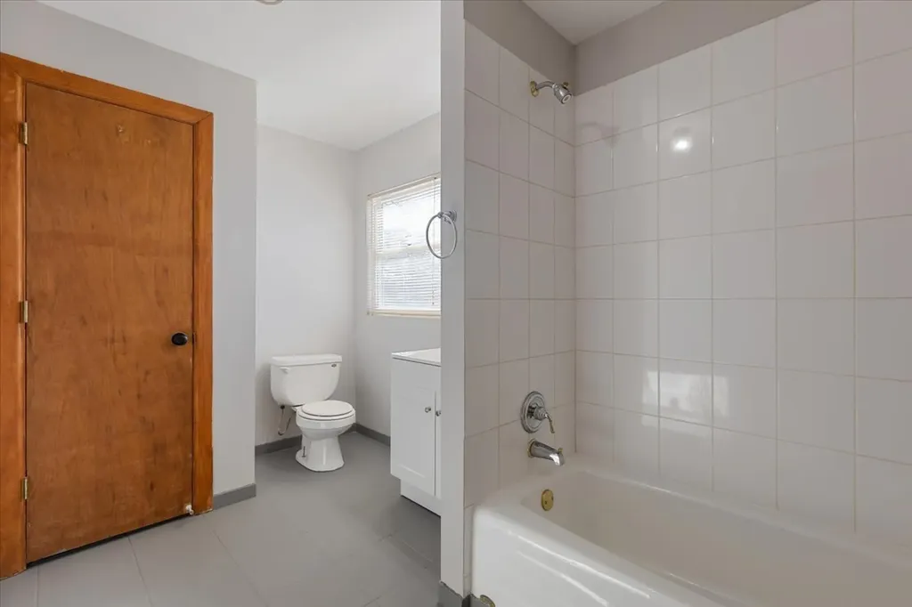 12226 South Racine Avenue Chicago IL 60643