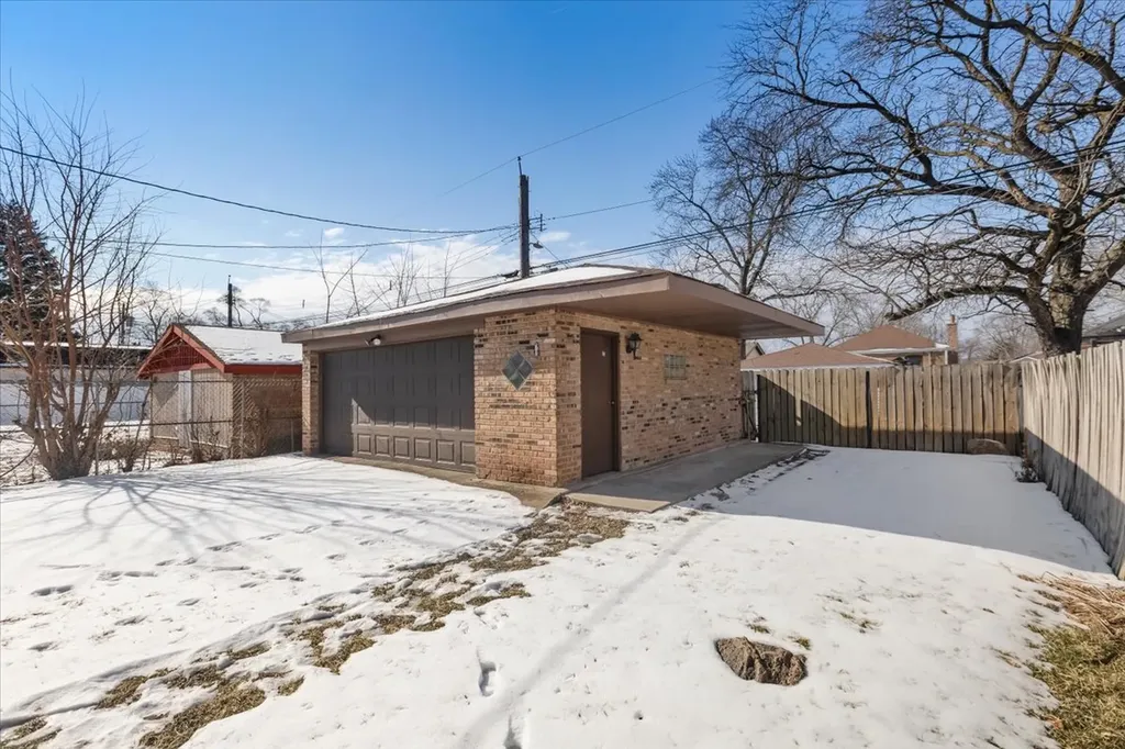12226 South Racine Avenue Chicago IL 60643
