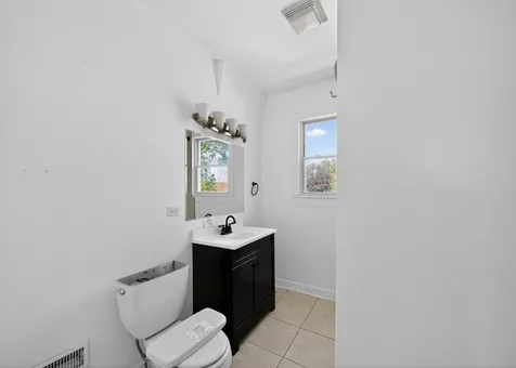 558 North Crystal Street Elgin IL 60123