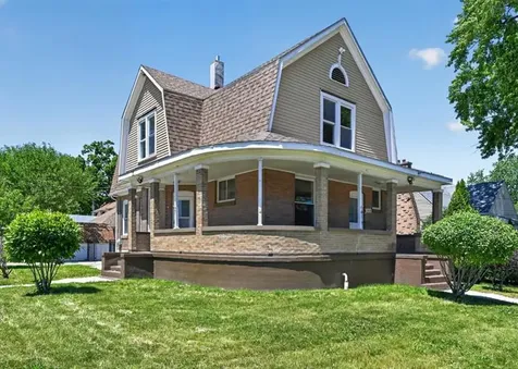 558 North Crystal Street Elgin IL 60123