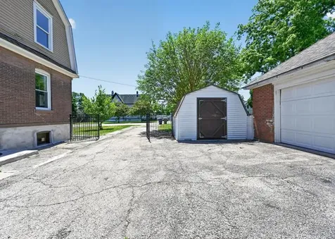 558 North Crystal Street Elgin IL 60123
