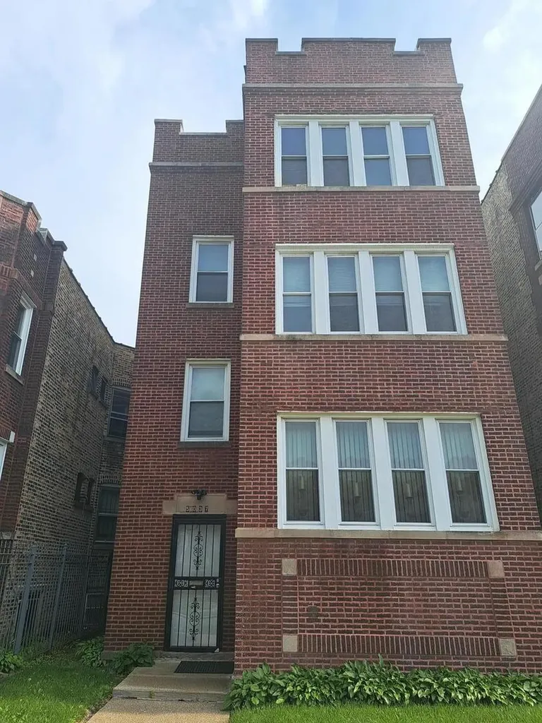 5037 West Adams Street Chicago IL 60644