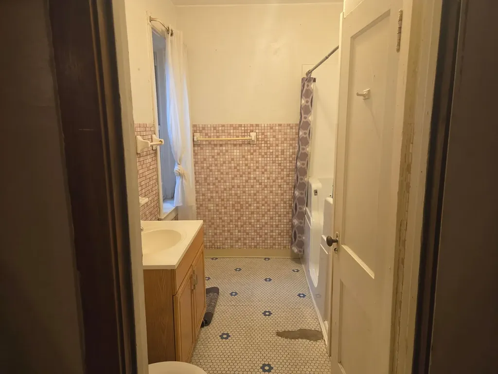 5037 West Adams Street Chicago IL 60644