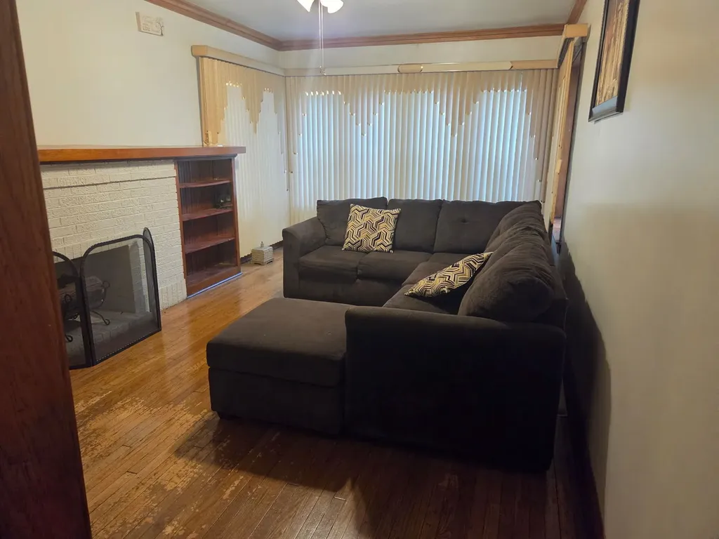 5037 West Adams Street Chicago IL 60644