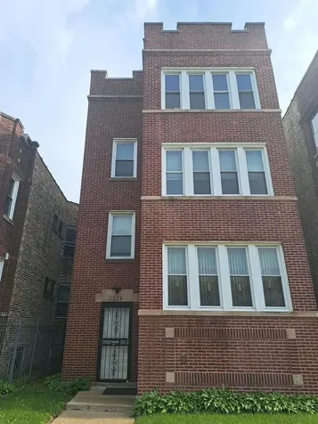 5037 West Adams Street Chicago IL 60644