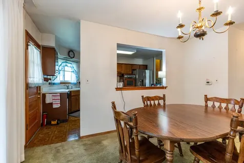 70 Dover Drive Des Plaines IL 60018