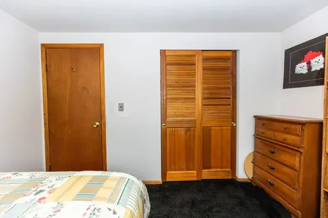 70 Dover Drive Des Plaines IL 60018