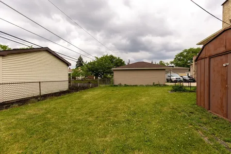 70 Dover Drive Des Plaines IL 60018