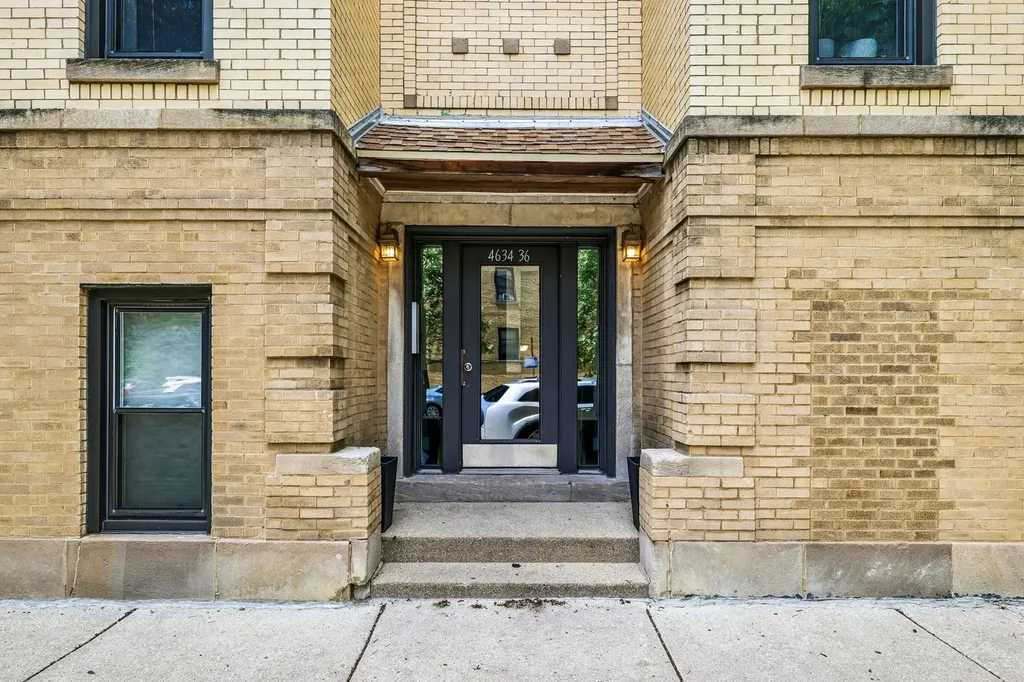 4634 North Albany Avenue Chicago IL 60625