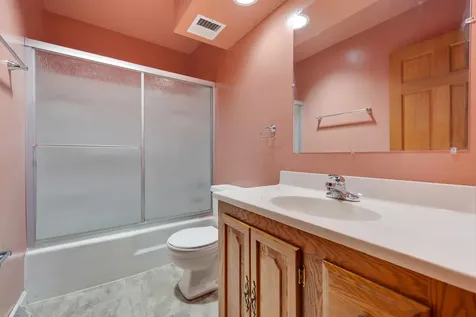 1381 Volkamer Trail Elk Grove Village IL 60007