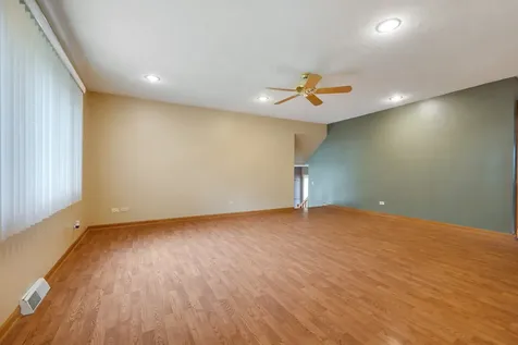 1381 Volkamer Trail Elk Grove Village IL 60007