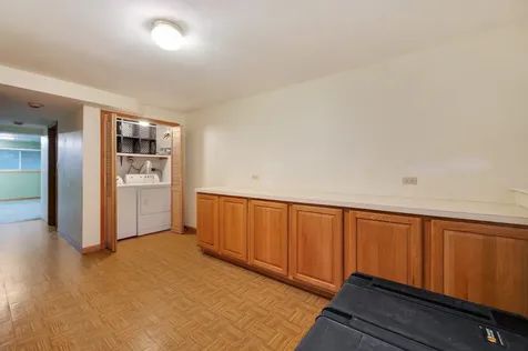 1381 Volkamer Trail Elk Grove Village IL 60007