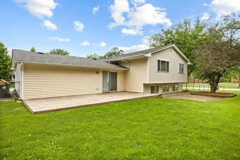 1381 Volkamer Trail Elk Grove Village IL 60007