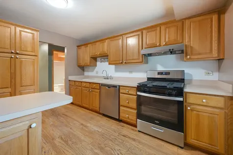 1381 Volkamer Trail Elk Grove Village IL 60007