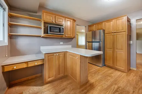 1381 Volkamer Trail Elk Grove Village IL 60007