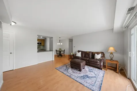 814 North River Road Mount Prospect IL 60056